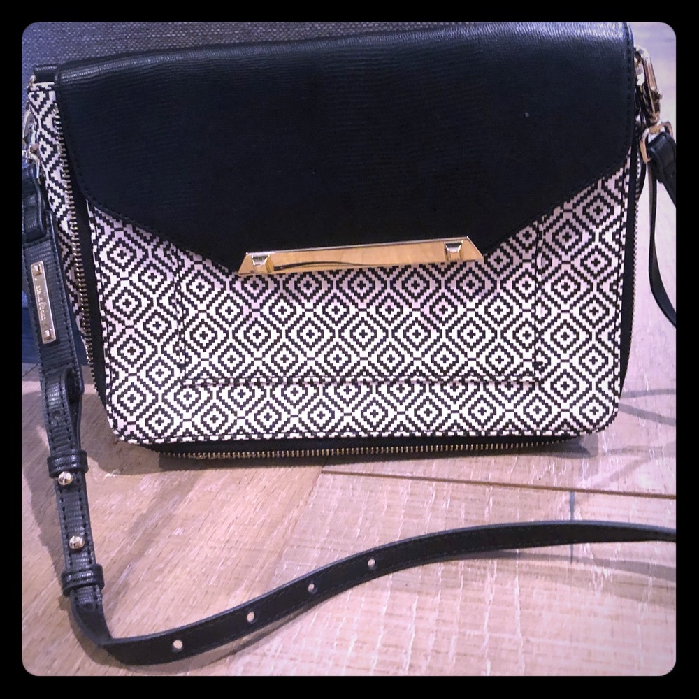 Stella & Dot Black & White Tia Crossbody Bag